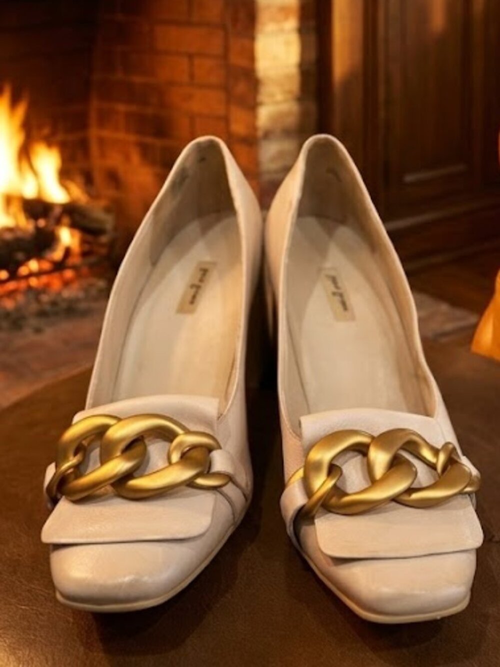 Paul Green Ozzie Leather Pump Nude With Gold Chain size 7.5 (US 10)